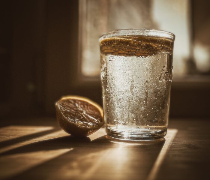 Sparkling water with citrus slice